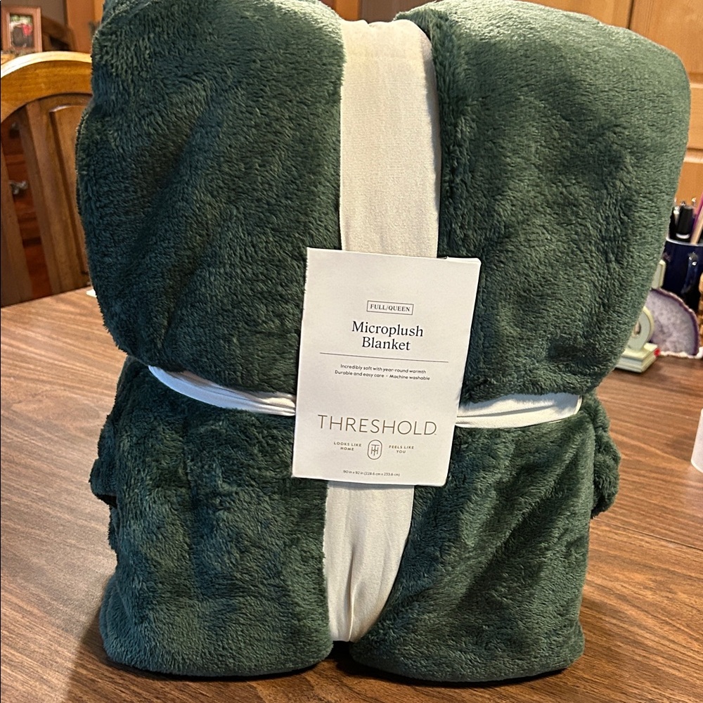 Threshold Microplush Blanket in Forest Green